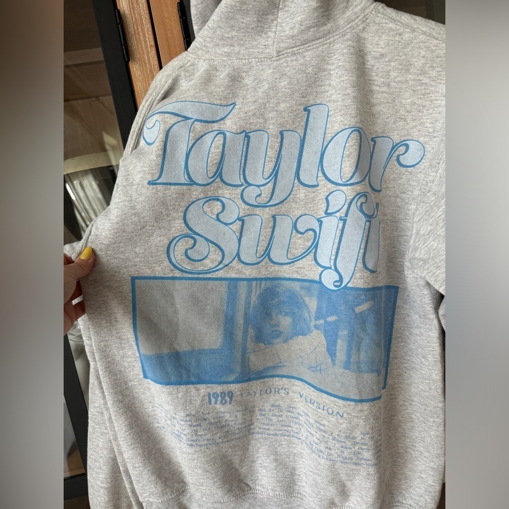 Taylor Swift 1989 TV hoodie from the vault photo sweatshirt merch version blue - Picture 5 of 9